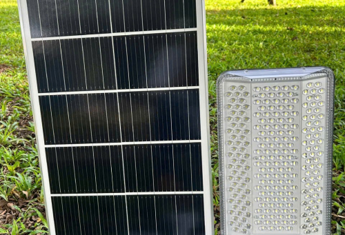 Đèn đường năng lượng mặt trời 300W