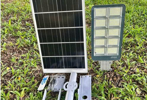 Đèn đường 10 khoang năng lượng mặt trời 300W